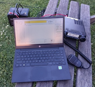 Laptop,Funkgerät und Akku beim AOEE (c) Fabian OE9LTX Laptop,Funkgerät und Akku beim AOEE (c) Fabian OE9LTX